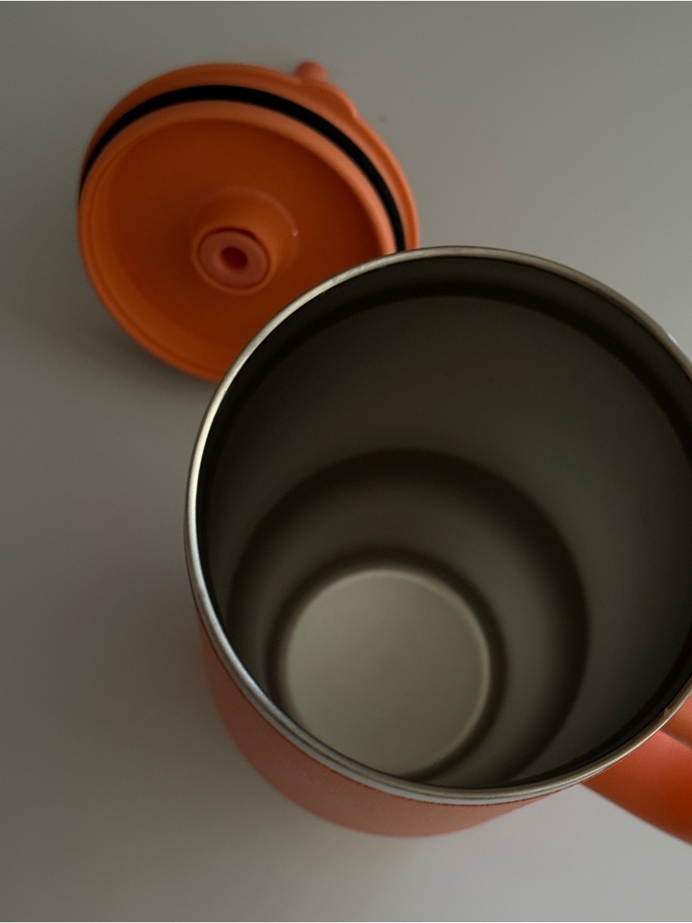 Hydroflask tumbler with handle - Picture 2 of 3